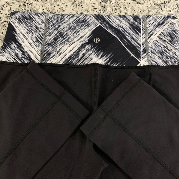 Black lululemon leggings - Picture 4 of 8